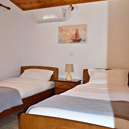 Vakantiehuis Cozy With Garden And Olive Grove Of 5 Acr *